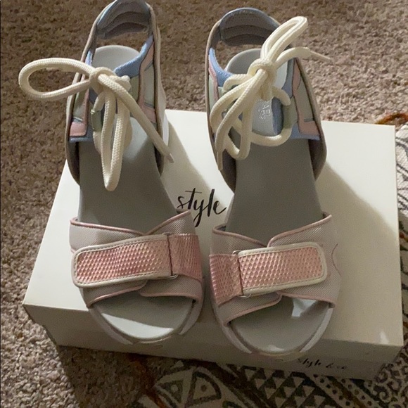 Michael Kors platform wedge heels - Picture 3 of 5